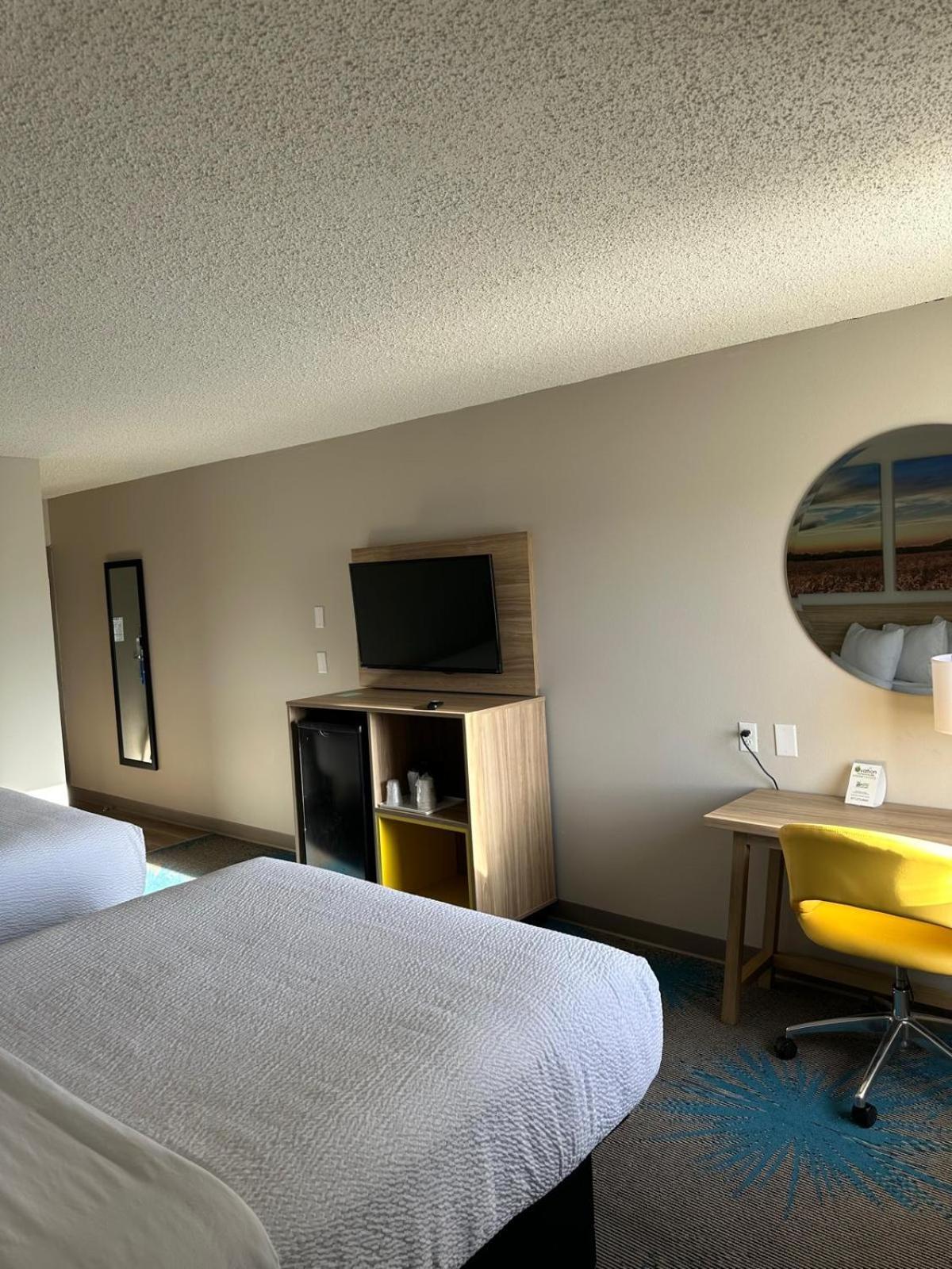 Days Inn By Wyndham Mandan Bismarck Area 외부 사진
